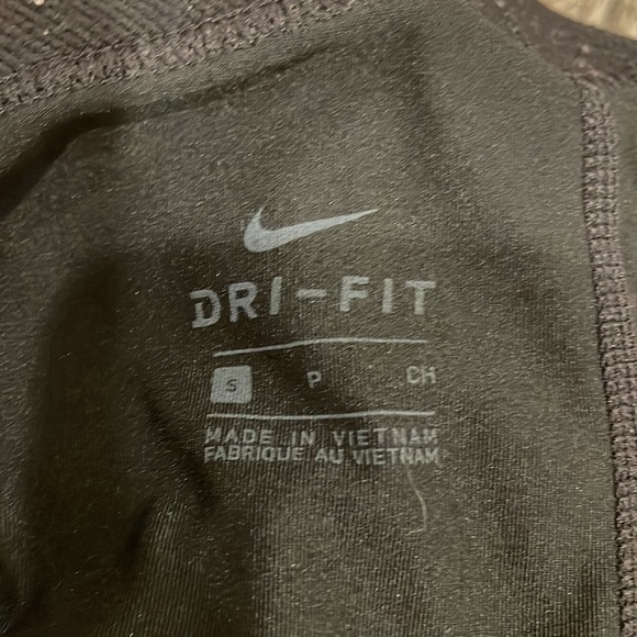 Nike Pro Capri Pants - Picture 3 of 4